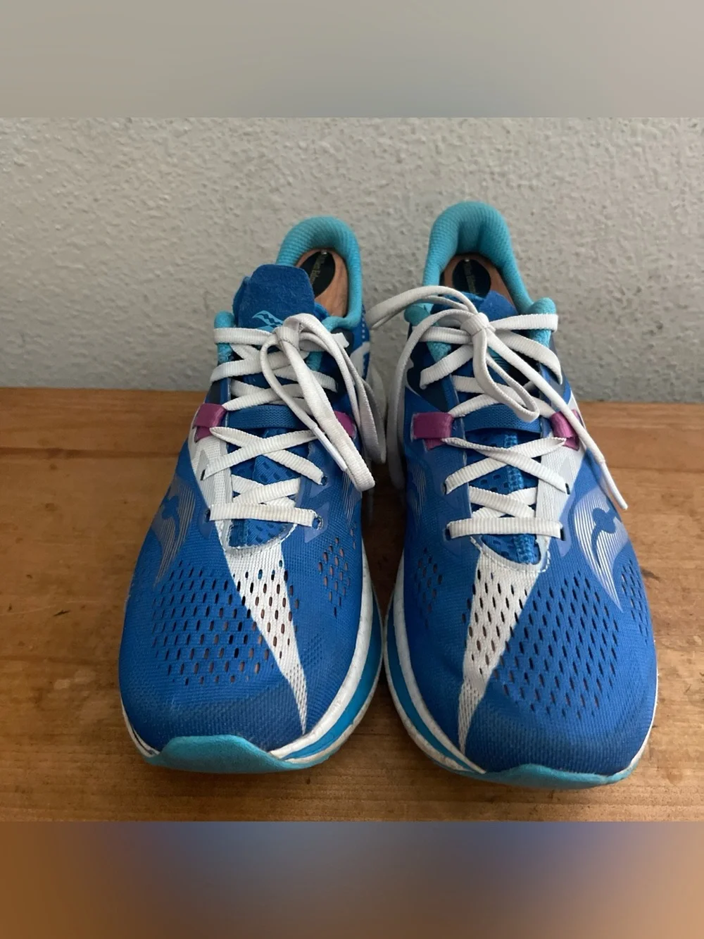 Saucony Women's S10687-30 Endorphin Pro 2 Running Sneaker Shoes Blue/White 8.5